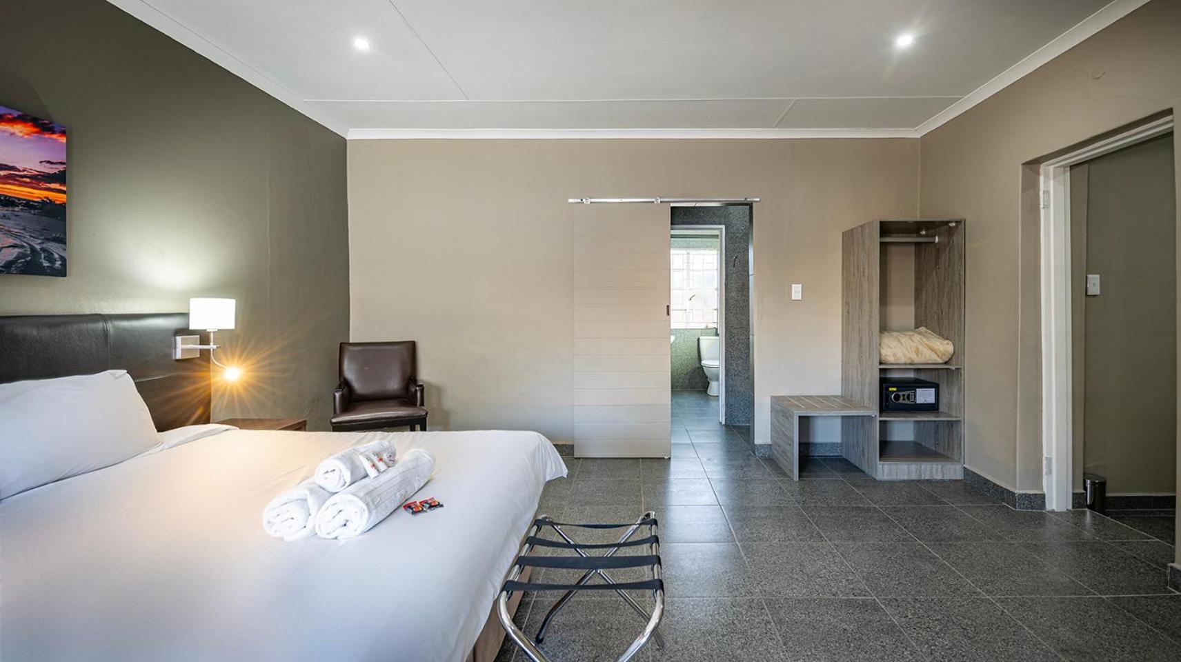 Calvinia Hotel Zewnętrze zdjęcie